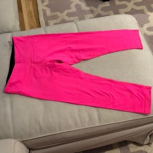 Lululemon pink cropped